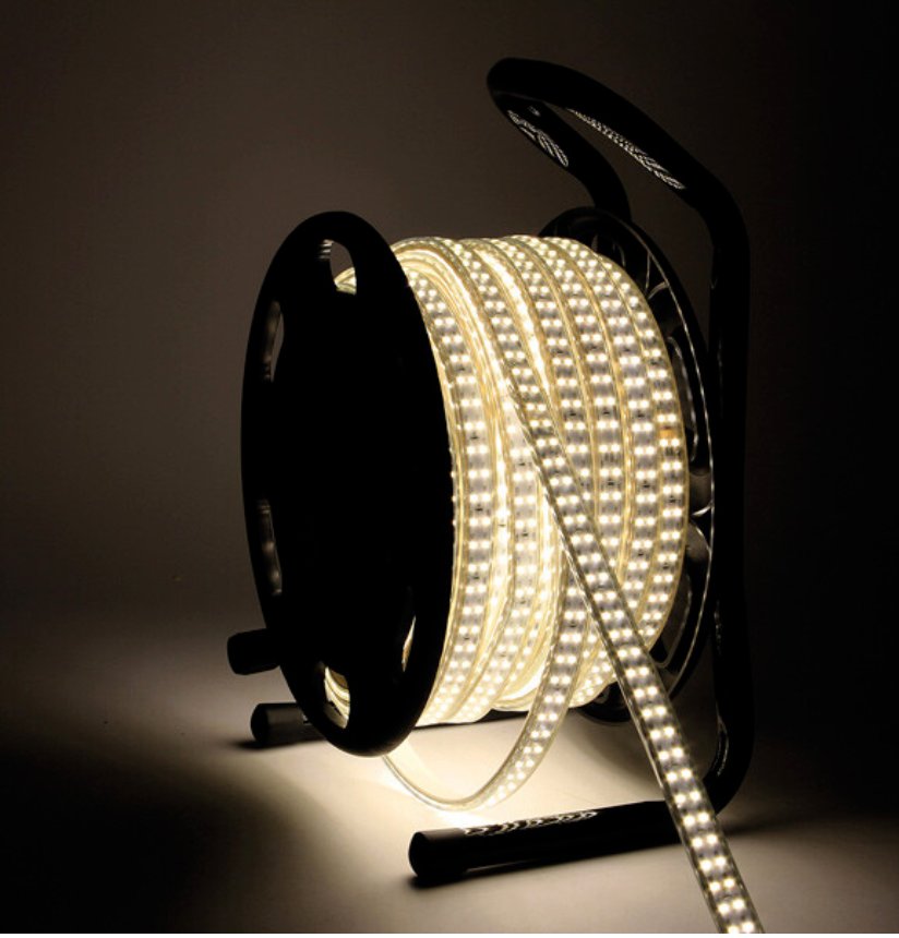 LuminWave LED-strip, IP65 waterdicht, flexibele navigatieverlichting, ideaal voor gebruik op het dek tijdens het nachtzeilen.